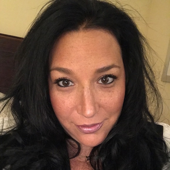 Meet your Posher, Melissa - Picture 4 of 4